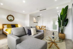 Enjoy bayside life at stylish studio close to city, Melbourne